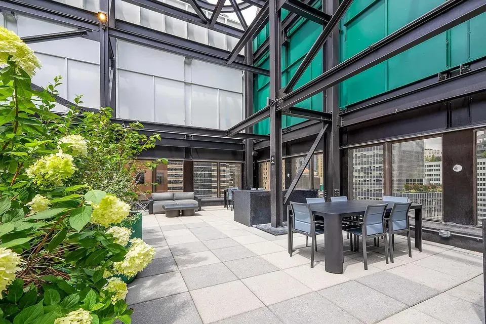 3 Bed 2 Bath Urban Residential Condo in New York, NY - 4