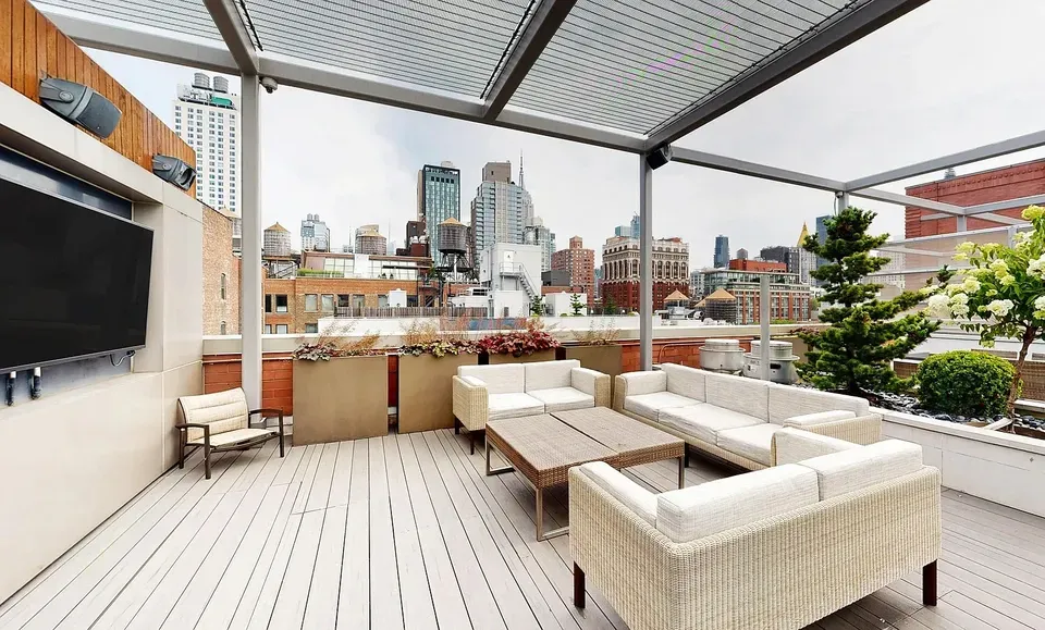 3 Bed 2 Bath Urban Residential Condo in New York, NY - 3