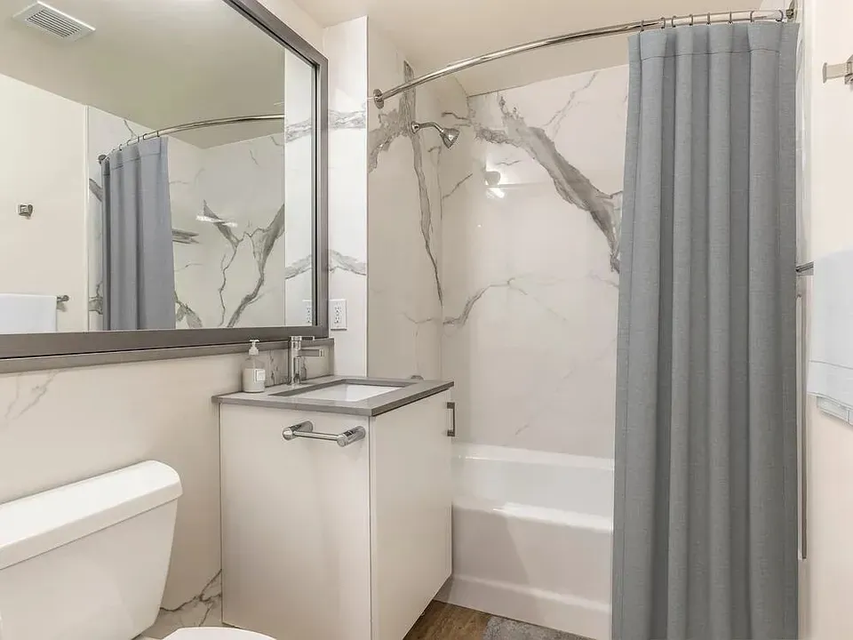 3 Bed 2 Bath Urban Residential Condo in New York, NY - 5