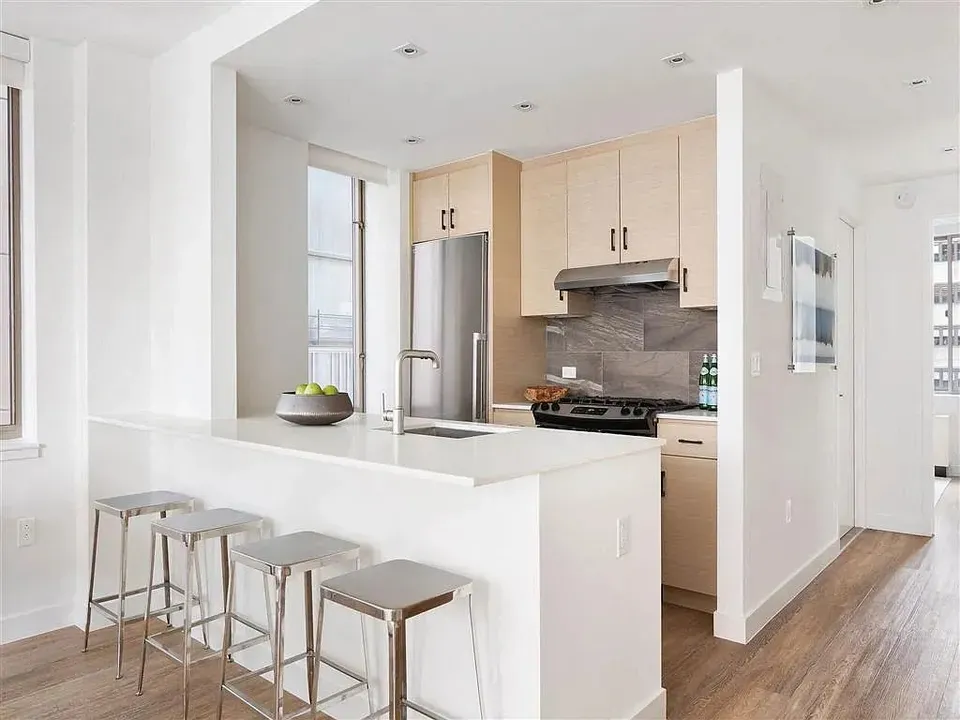 3 Bed 2 Bath Urban Residential Condo in New York, NY - 1