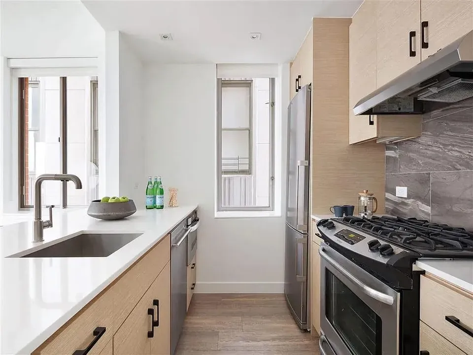 3 Bed 2 Bath Urban Residential Condo in New York, NY - 2