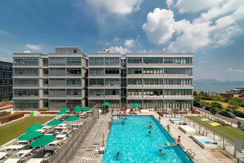 3 Bed 2 Bath Urban Residential Condo in New York, NY - 1