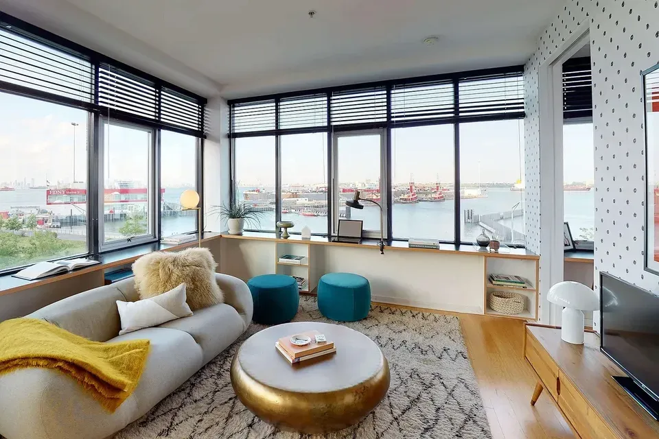 3 Bed 2 Bath Urban Residential Condo in New York, NY - 2