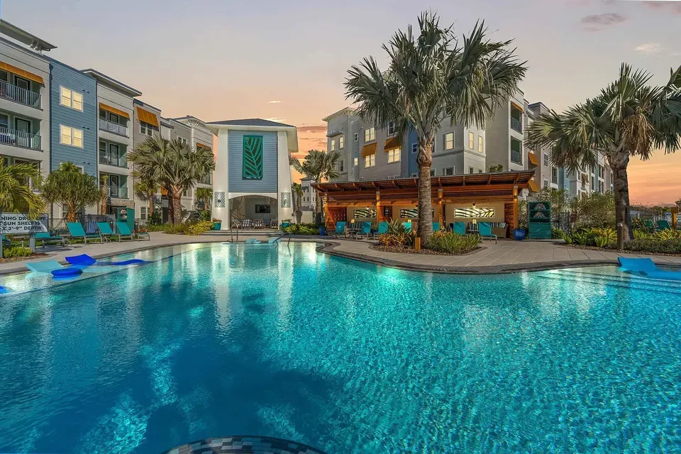 3 Bed 2 Bath Urban Residential Condo in Orlando, FL - 1