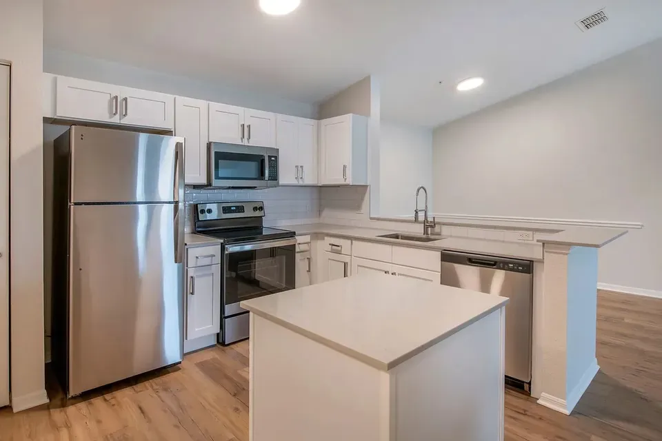 3 Bed 2 Bath Urban Residential Condo in Orlando, FL - 3