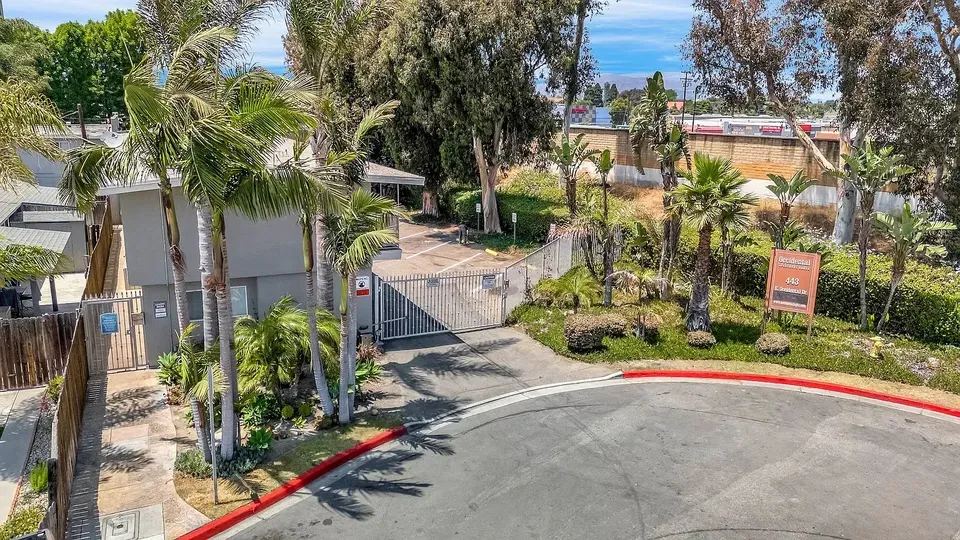 3 Bed 2 Bath Urban Residential Condo in Oxnard, CA - 1