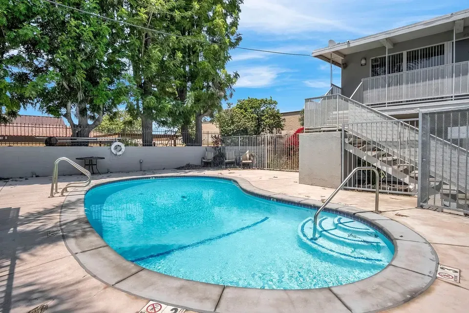 3 Bed 2 Bath Urban Residential Condo in Oxnard, CA - 2