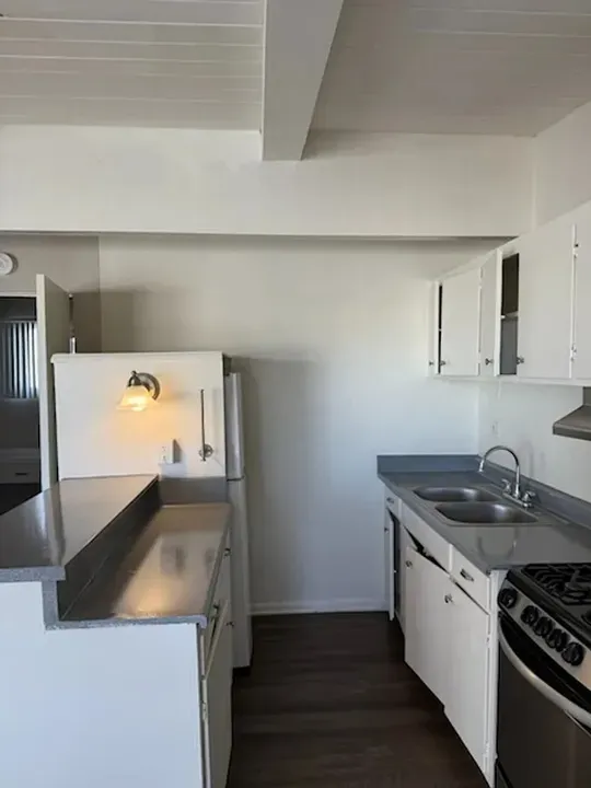 3 Bed 2 Bath Urban Residential Condo in Oxnard, CA - 5