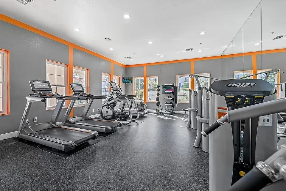3 Bed 2 Bath Urban Residential Condo in Oxnard, CA - 3