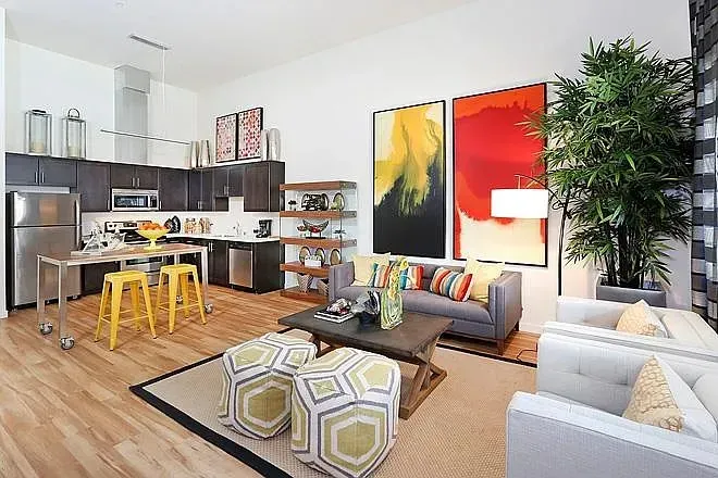 3 Bed 2 Bath Urban Residential Condo in Oxnard, CA - 2