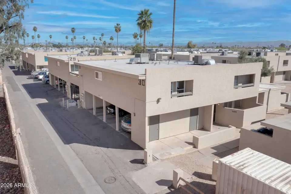 3 Bed 2 Bath Urban Residential Condo in Phoenix, AZ - 2
