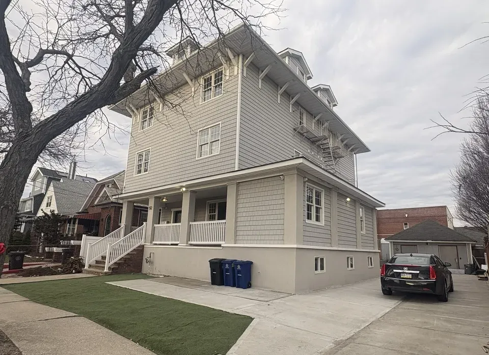 3 Bed 2 Bath Urban Residential Condo in Queens, NY