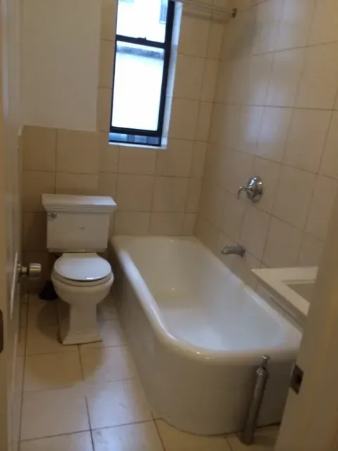 3 Bed 2 Bath Urban Residential Condo in Queens, NY - 1