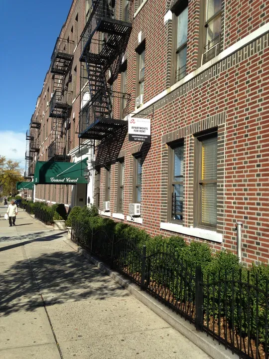 3 Bed 2 Bath Urban Residential Condo in Queens, NY - 4