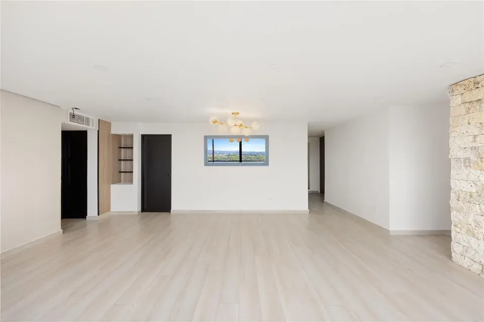 3 Bed 2 Bath Urban Residential Condo in San Juan, PR - 4