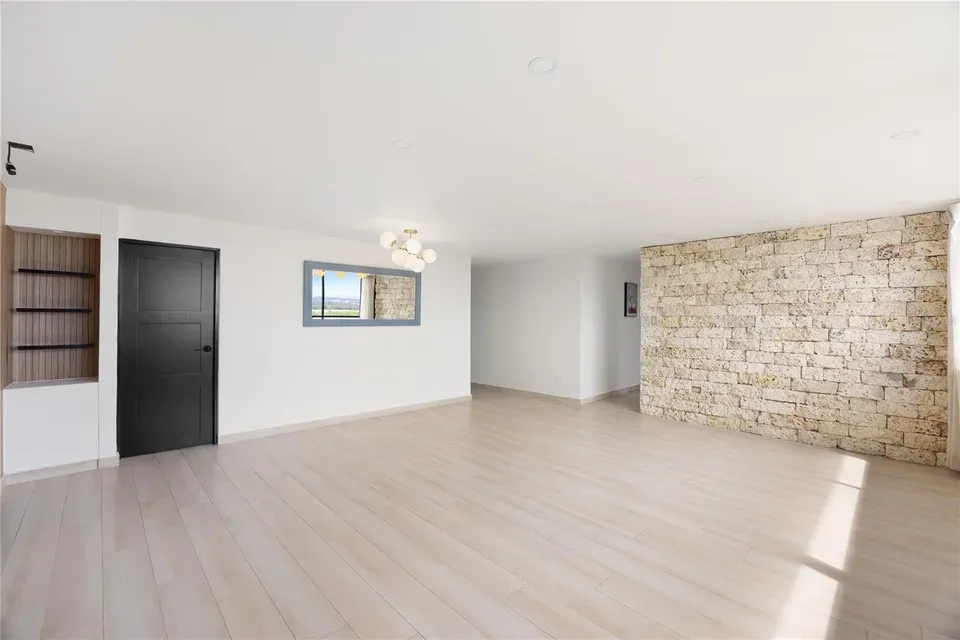 3 Bed 2 Bath Urban Residential Condo in San Juan, PR - 5