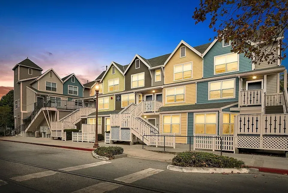 3 Bed 2 Bath Urban Residential Condo in Santa Cruz, CA - 2