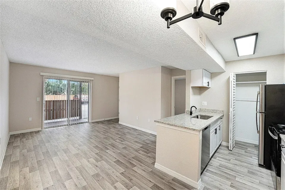 3 Bed 2 Bath Urban Residential Condo in Tampa, FL - 2