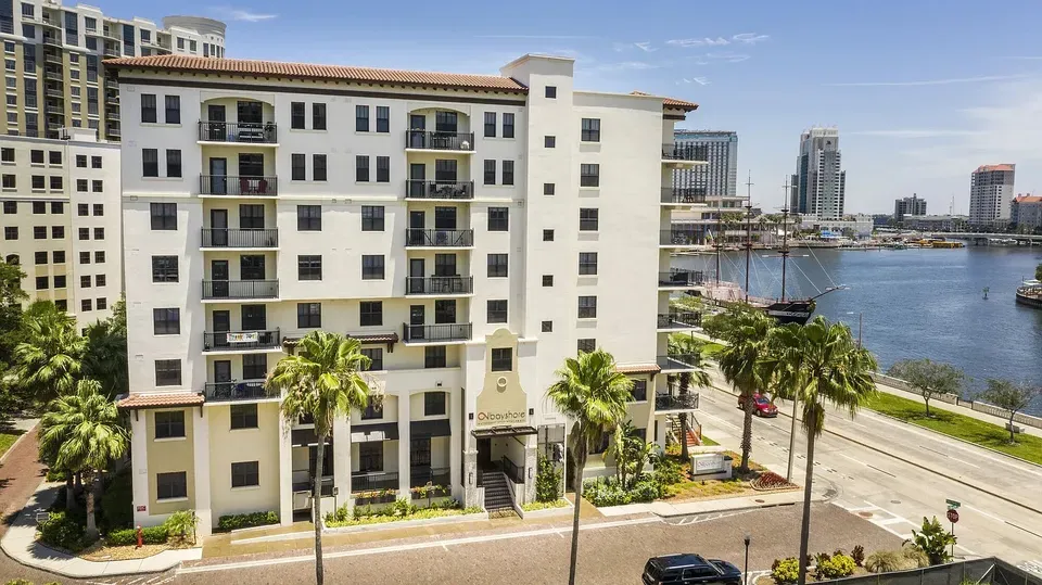 3 Bed 2 Bath Urban Residential Condo in Tampa, FL - 2