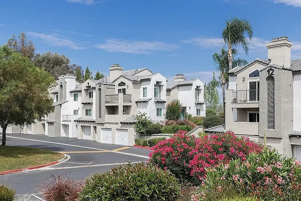 3 Bed 2 Bath Urban Residential Condo in Temecula, CA - 2