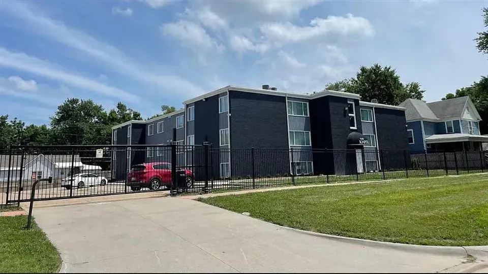 3 Bed 2 Bath Urban Residential Condo in Topeka, KS - 4
