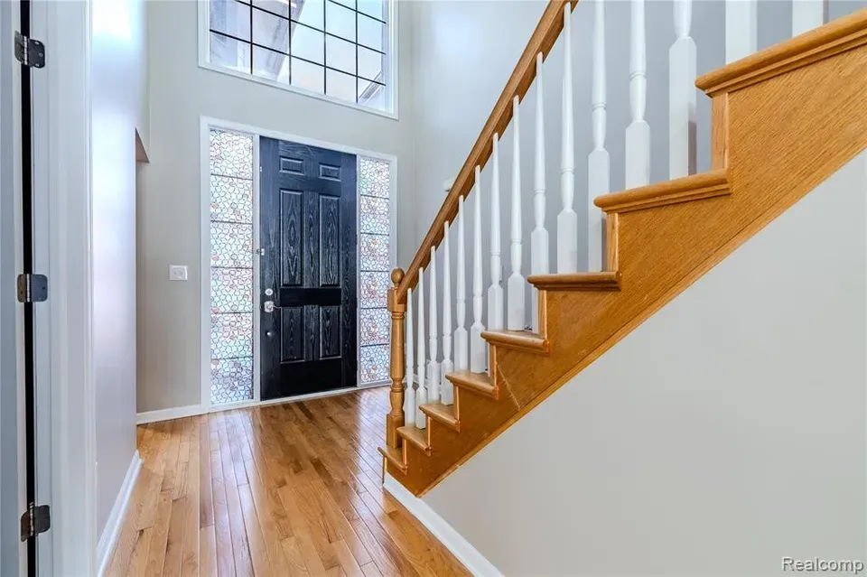 3 Bed 2 Bath Urban Residential Condo in Troy, MI - 4