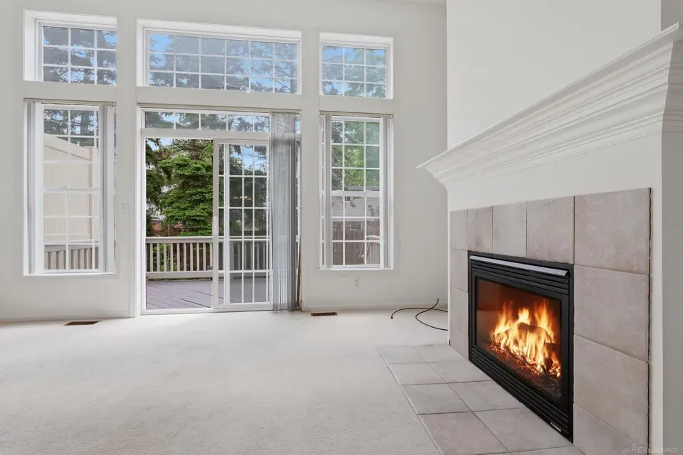 3 Bed 2 Bath Urban Residential Condo in Troy, MI - 5