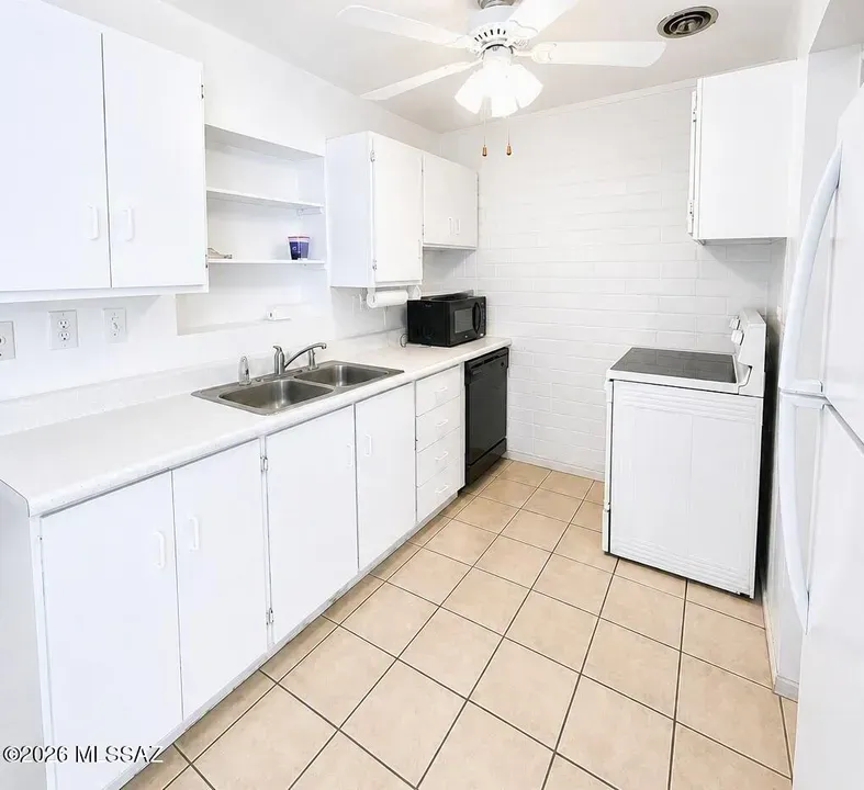 3 Bed 2 Bath Urban Residential Condo in Tucson, AZ - 2