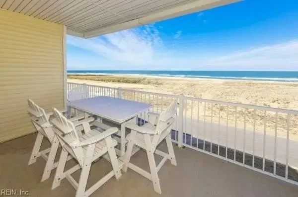 3 Bed 2 Bath Urban Residential Condo in Virginia Beach, VA - 1