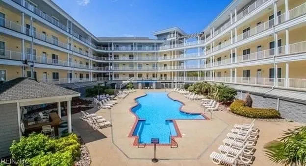 3 Bed 2 Bath Urban Residential Condo in Virginia Beach, VA - 2