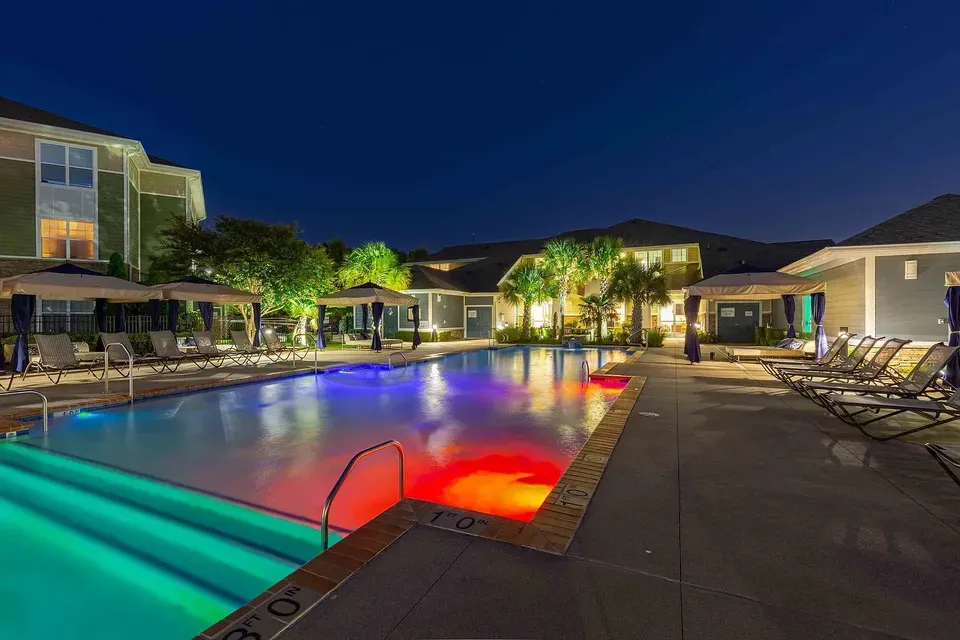 3 Bed 2 Bath Urban Residential Condo in Virginia Beach, VA - 2