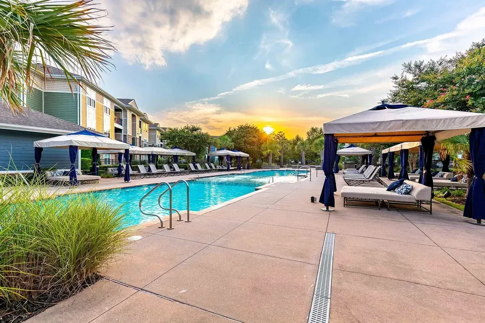 3 Bed 2 Bath Urban Residential Condo in Virginia Beach, VA - 3