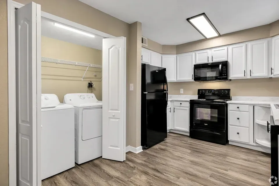 3 Bed 2 Bath Urban Residential Condo in Virginia Beach, VA - 2