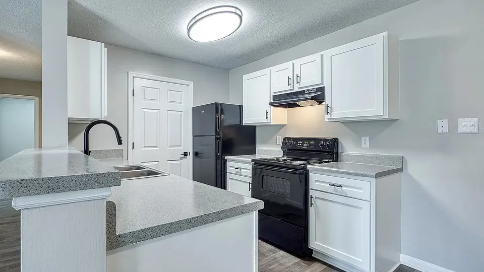 3 Bed 2 Bath Urban Residential Condo in Virginia Beach, VA - 1