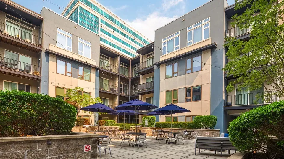 3 Bed 2 Bath Urban Residential Condo in Virginia Beach, VA - 1