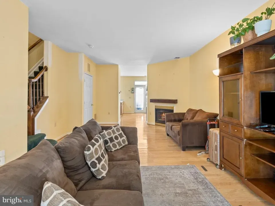 3 Bed 2 Bath Urban Residential Condo in Washington, DC - 4