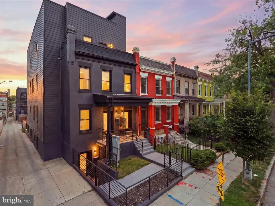 3 Bed 2 Bath Urban Residential Condo in Washington, DC - 2