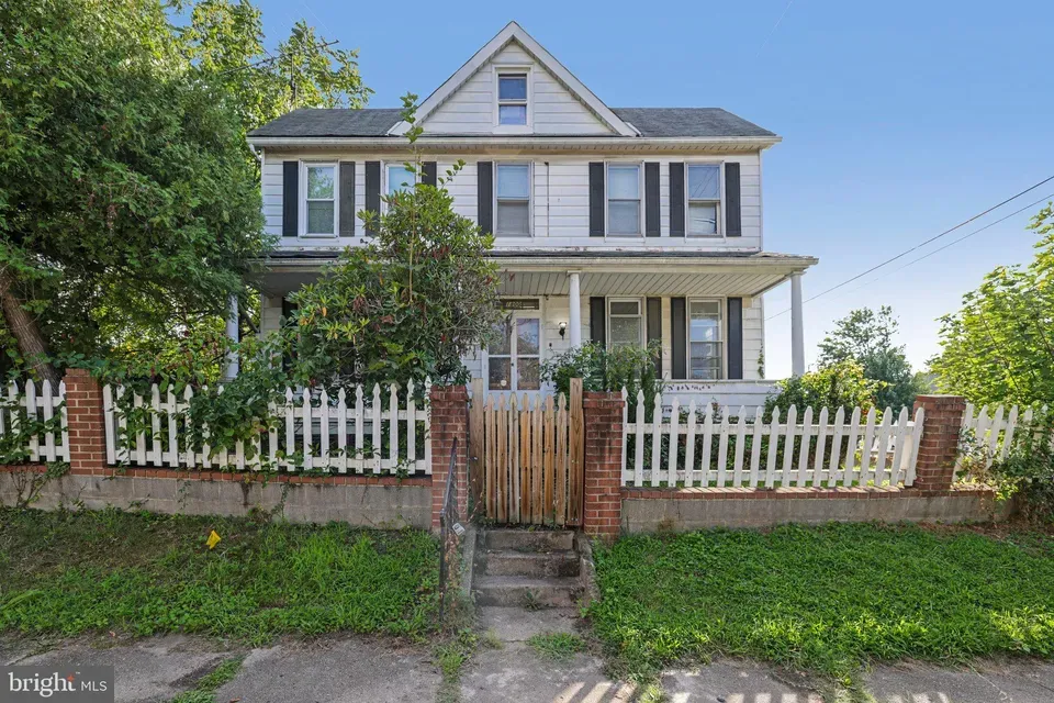 3 Bed 3 Bath Classic Historic Era Home in Baltimore, MD