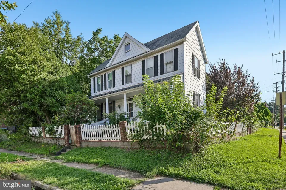 3 Bed 3 Bath Classic Historic Era Home in Baltimore, MD - 3