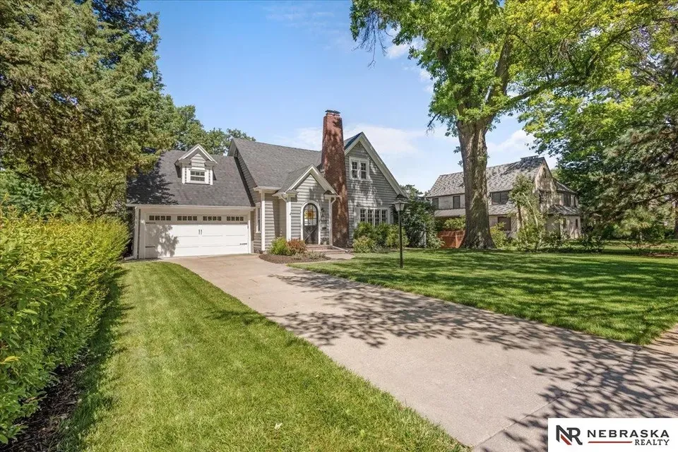 3 Bed 3 Bath Classic Historic Era Home in Lincoln, NE - 2