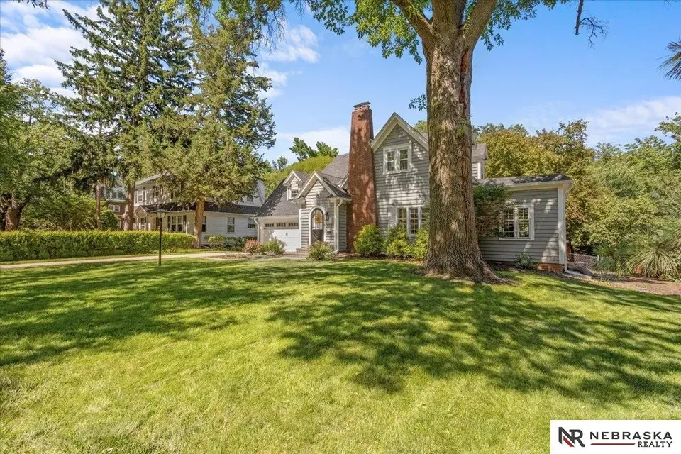 3 Bed 3 Bath Classic Historic Era Home in Lincoln, NE - 3