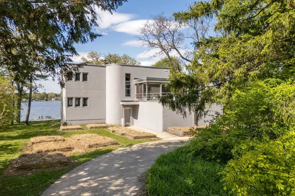 3 Bed 3 Bath Classic Historic Era Home in Madison, WI - 2