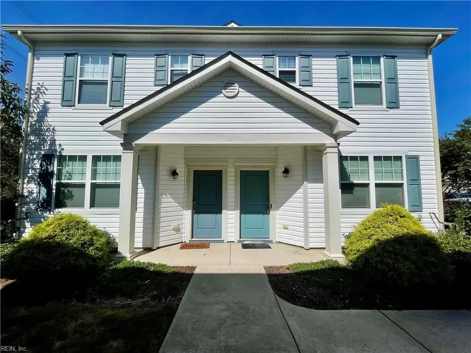 3 Bed 3 Bath Contemporary High-Rise Condo in Chesapeake, VA