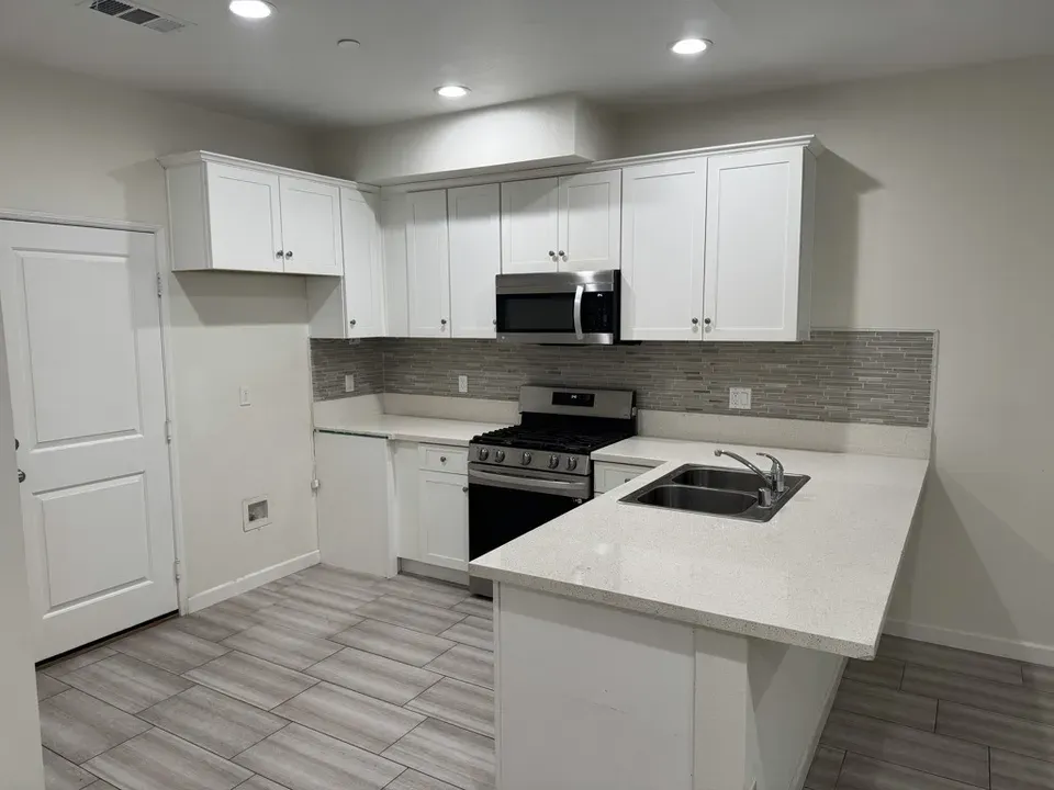 3 Bed 3 Bath Contemporary High-Rise Condo in Fontana, CA - 3
