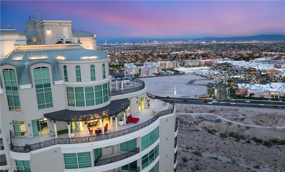 3 Bed 3 Bath Contemporary High-Rise Condo in Las Vegas, NV - 2