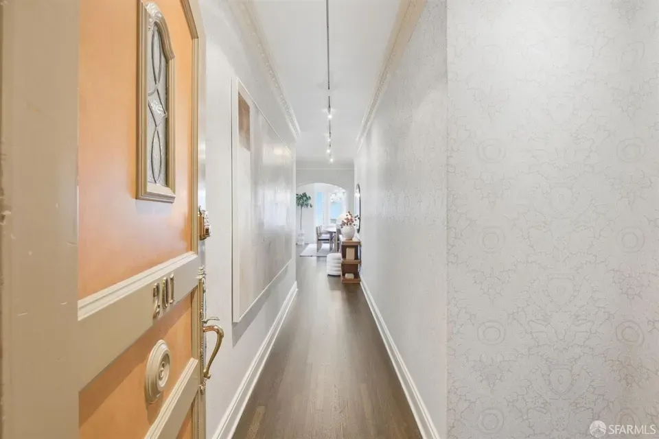 3 Bed 3 Bath Contemporary High-Rise Condo in San Francisco, CA - 3