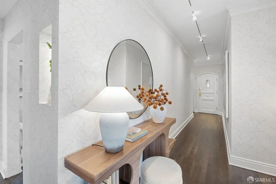 3 Bed 3 Bath Contemporary High-Rise Condo in San Francisco, CA - 4
