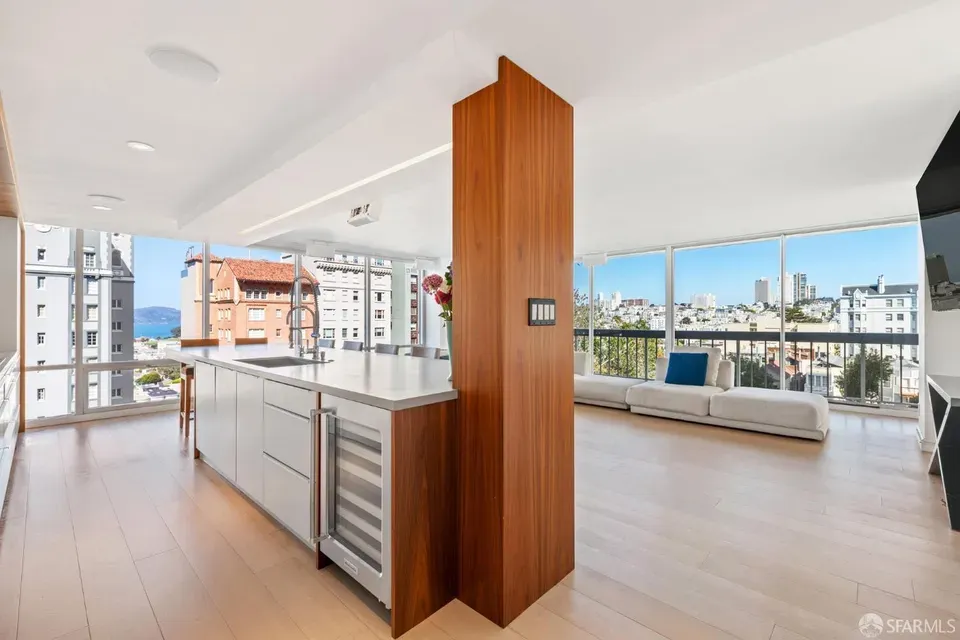 3 Bed 3 Bath Contemporary High-Rise Condo in San Francisco, CA - 1