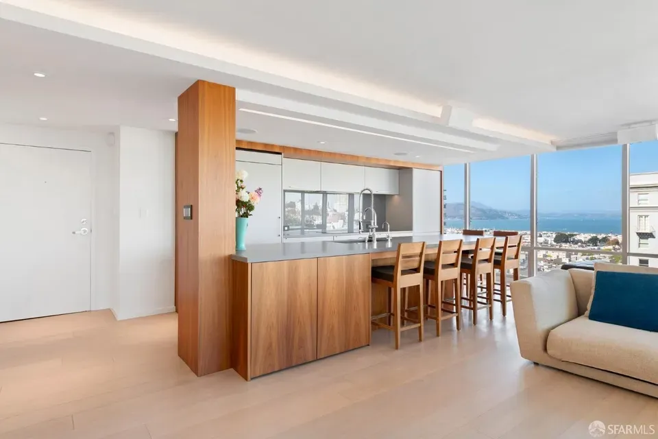 3 Bed 3 Bath Contemporary High-Rise Condo in San Francisco, CA - 3