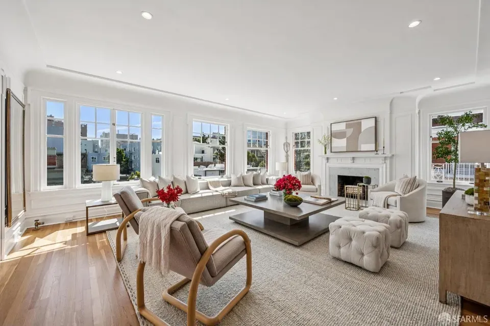 3 Bed 3 Bath Contemporary High-Rise Condo in San Francisco, CA - 1